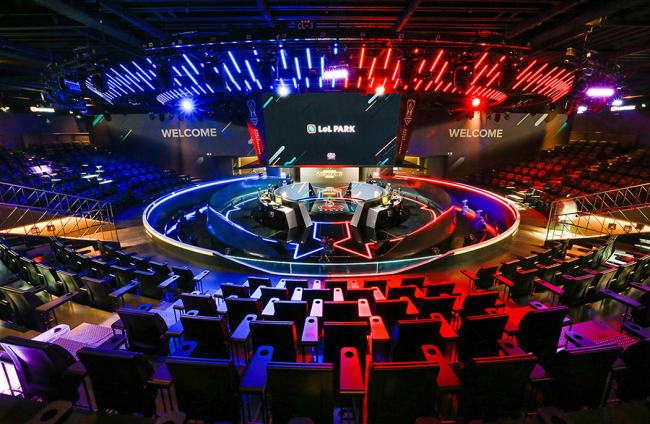 Відома професійна ліга з LoL втратила $30 мільйонів за три роки, незважаючи на статус гри №1 у світі!