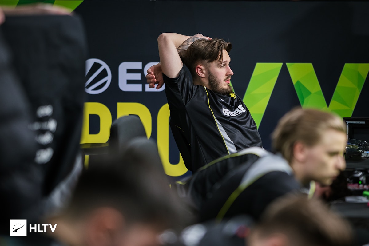 Які проблеми виникли у NAVI? – аналіз статті HLTV про важкі часи для команди