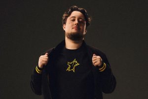 Команда Vitality представила університетську форму V.University у стилі Ліги Плюща, щоб залучити американських фанатів