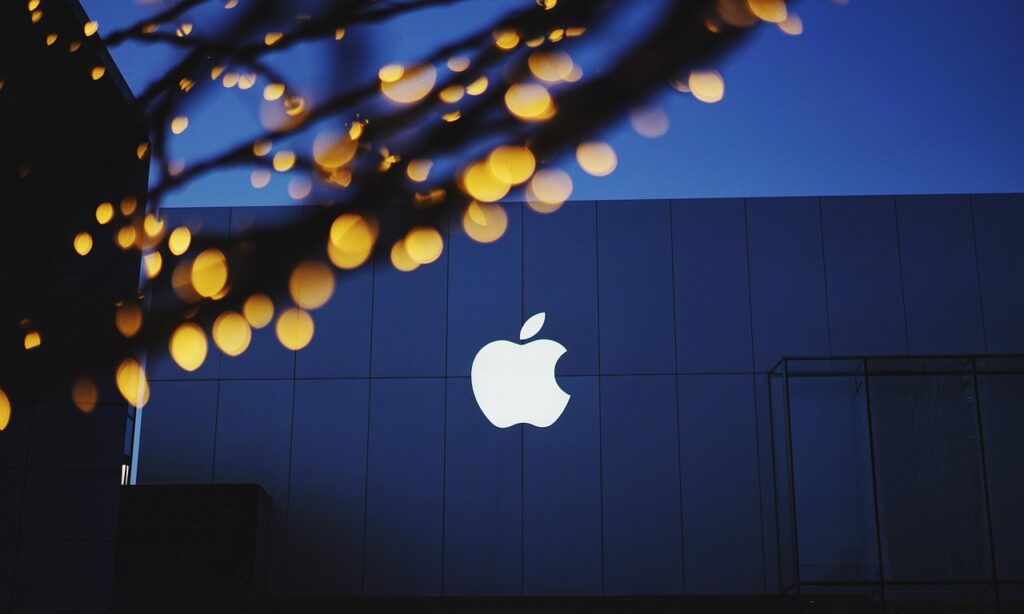 Внутрішній чат-бот Veritas допомагає Apple удосконалювати функції Siri перед запуском