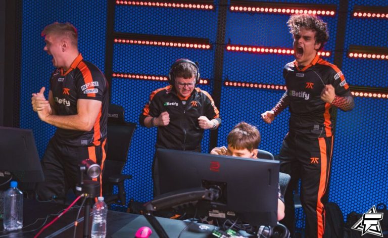 Українські кіберспортсмени покращують позиції у рейтингу HLTV