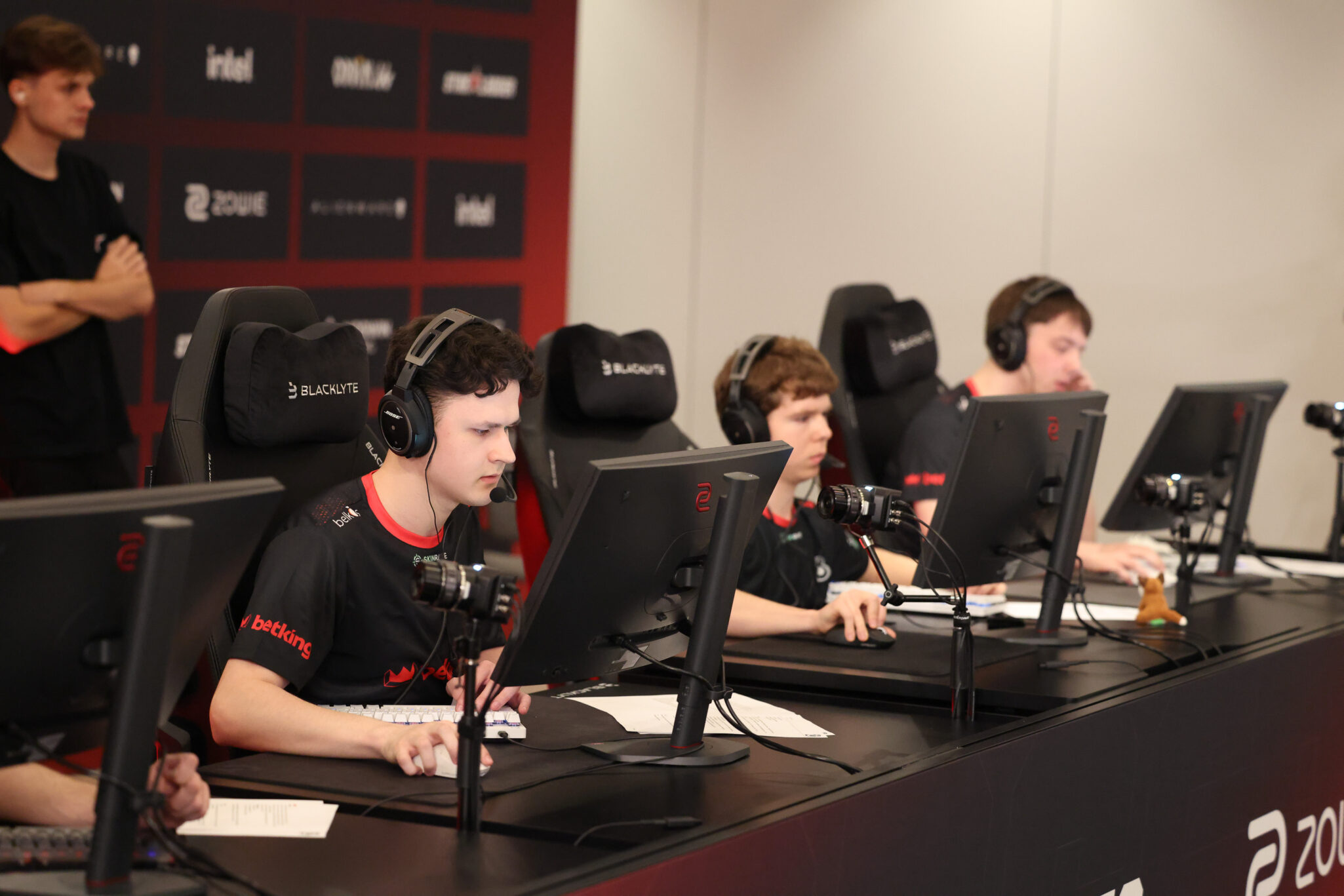 Визначено пари стартових матчів 2-го етапу StarLadder Budapest Major 2025
